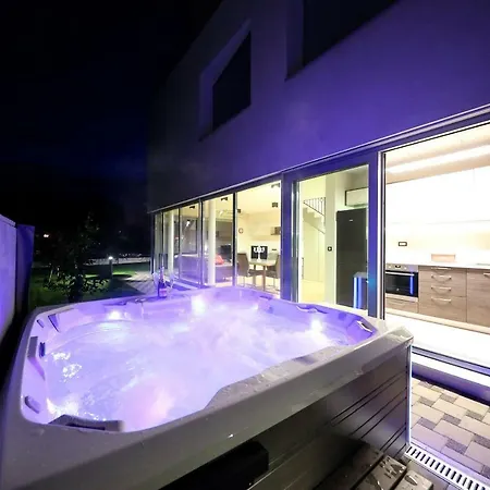 Caisa- Luxury 20 M From The Sea * ザダル