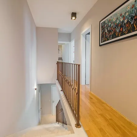 Caisa- Luxury 20 M From The Sea Apartman Zára